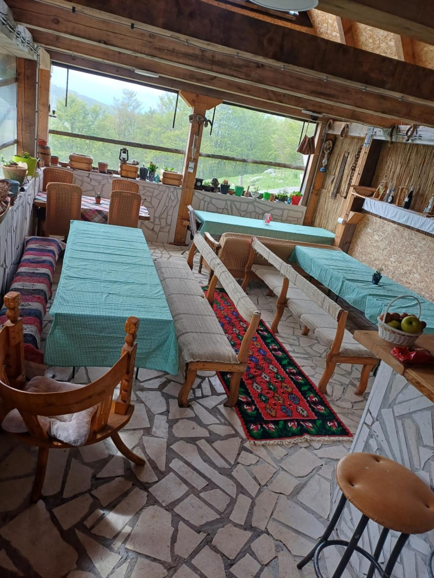 Katun Ljeljenak Hotell Plužine Eksteriør bilde